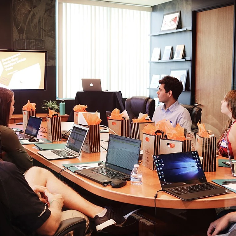 Enhancing HR Connectivity with Artificial Intelligence